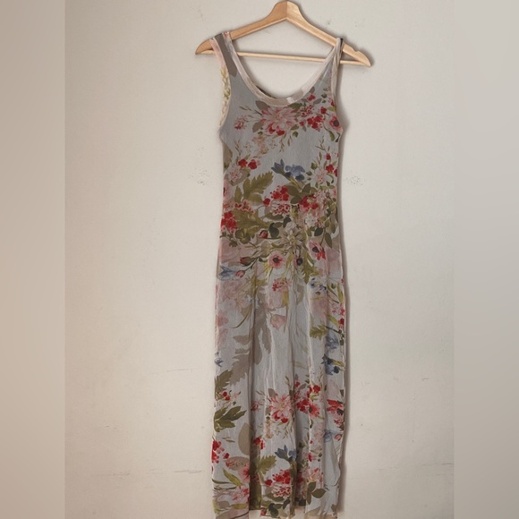 Fuzzi Dresses & Skirts - Beautiful Fuzzi Flowery Sheath Midi Dress - M